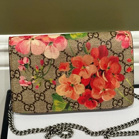 GUCCI Blooms Dionysus small crossbody with key Cles inside. In pristine cond. - Picture 2 of 6